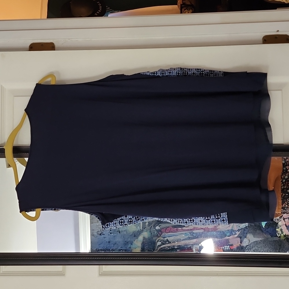 Sleeveless Ruffle top - Picture 4 of 4